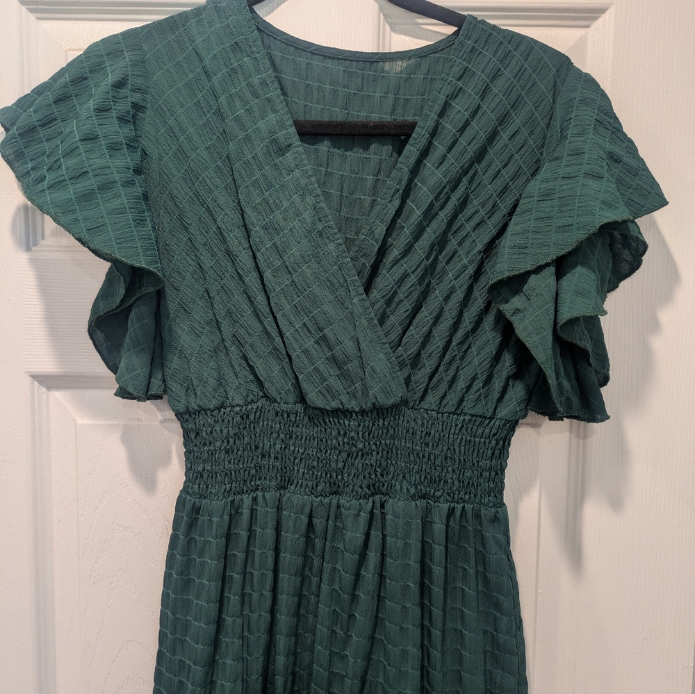 Elegant Green Women's Dress - Picture 3 of 3